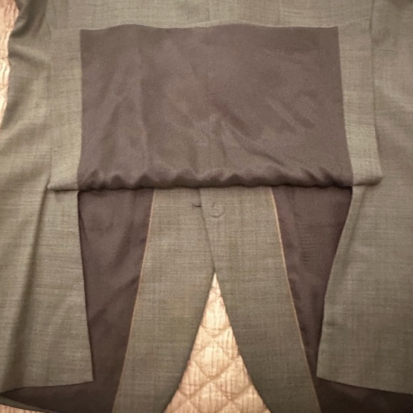 Michael Kors 100% Wool Men’s Suit in Lt. Grey. Men’s Size 44R. - Picture 5 of 8